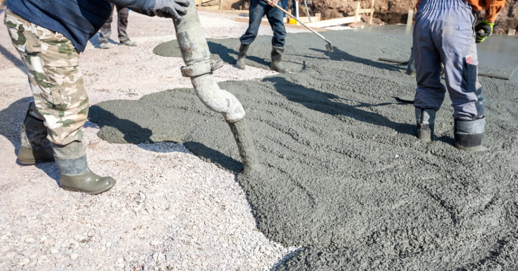 Equipe de Entrega de Concreto na Vila Regina, Montes Claros‑MG